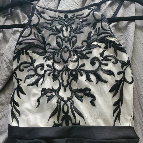 Dress - Picture 2 of 4